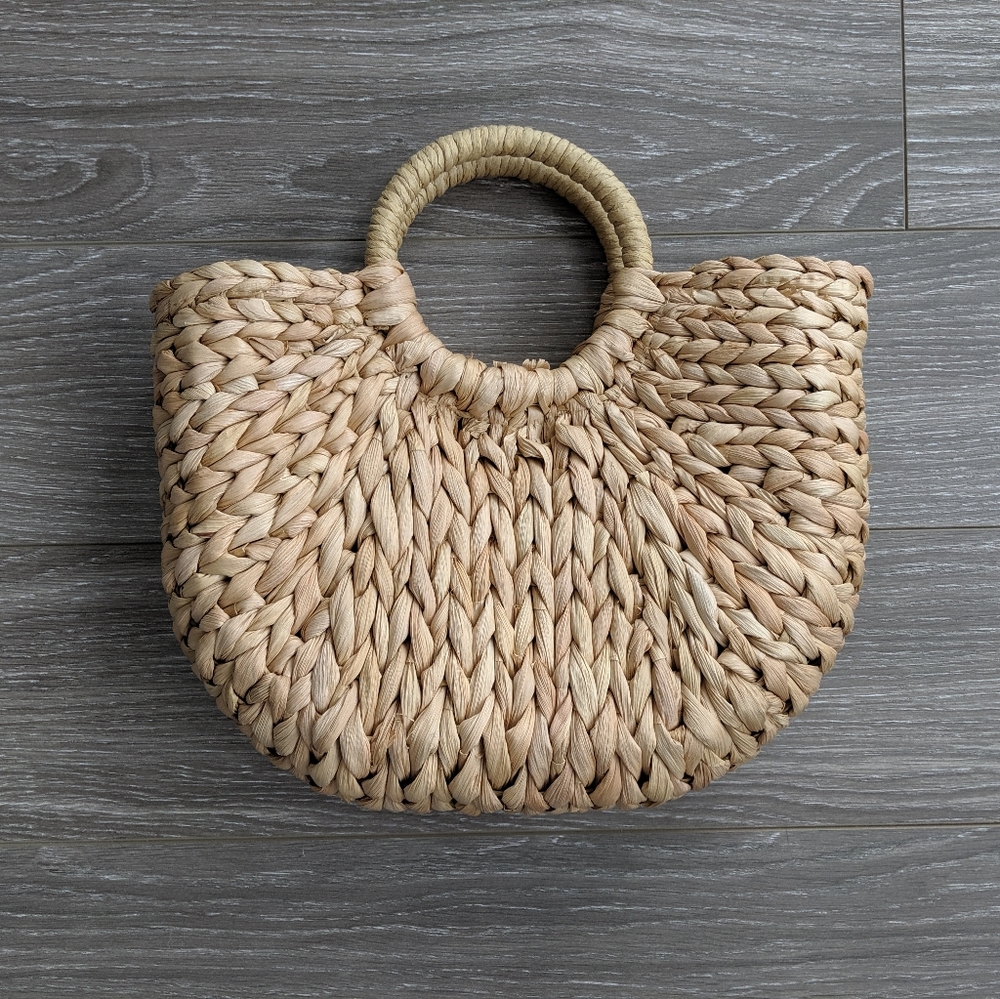 Straw bag